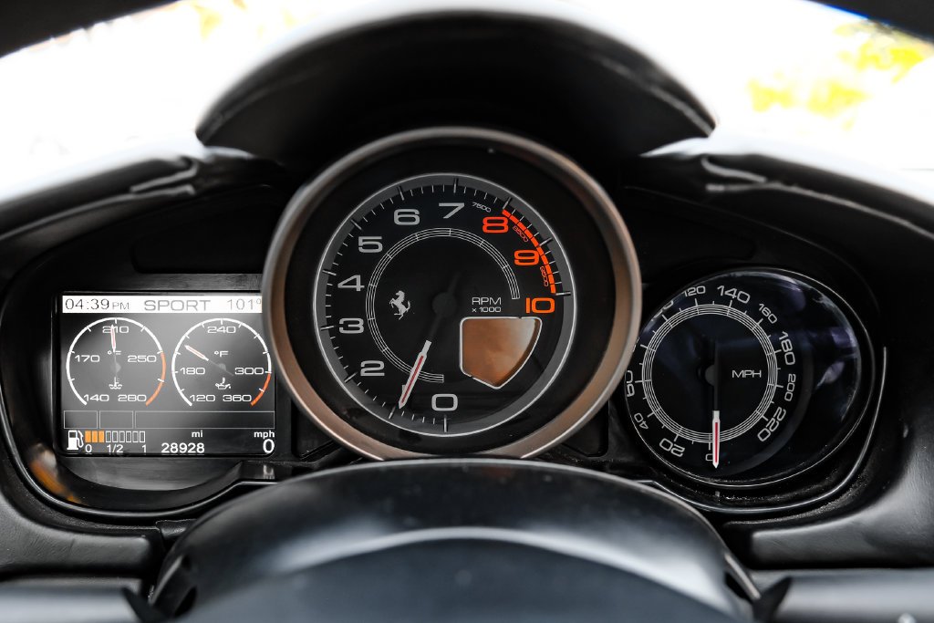 Used 2014 Ferrari California RWD image 15