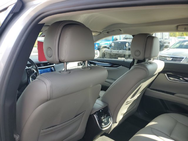 Used 2014 Cadillac XTS Luxury w/ Driver Awareness Package FWD image 9