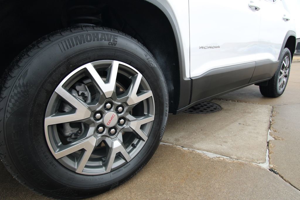 Used 2023 GMC Acadia SLE w/ Driver Convenience Package image 11