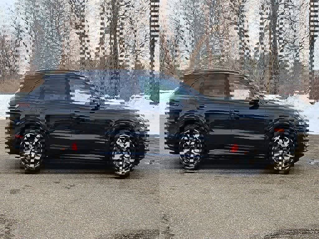 Used 2025 Porsche Cayenne S image 8