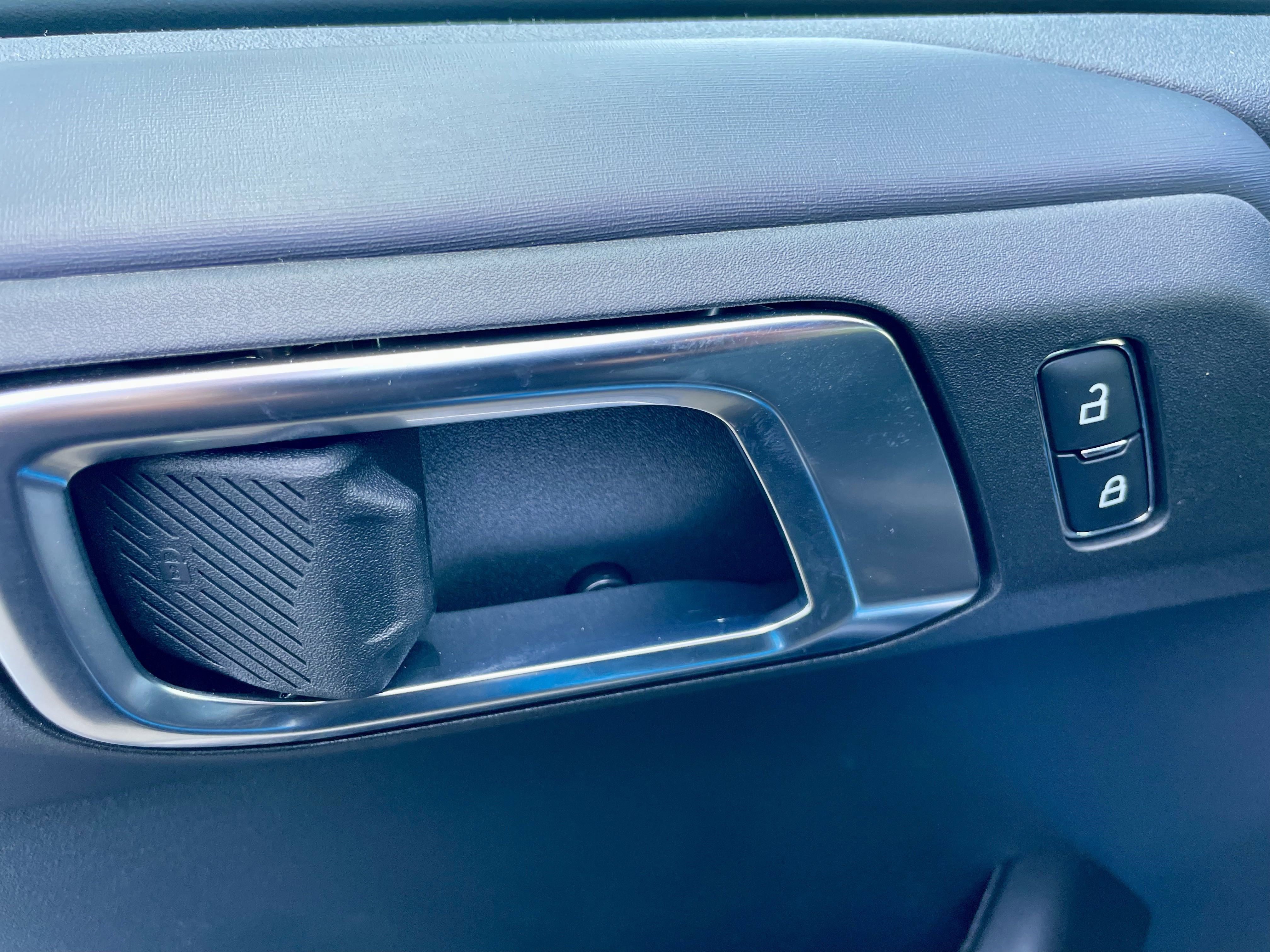 Used 2025 Ford Bronco Badlands image 11
