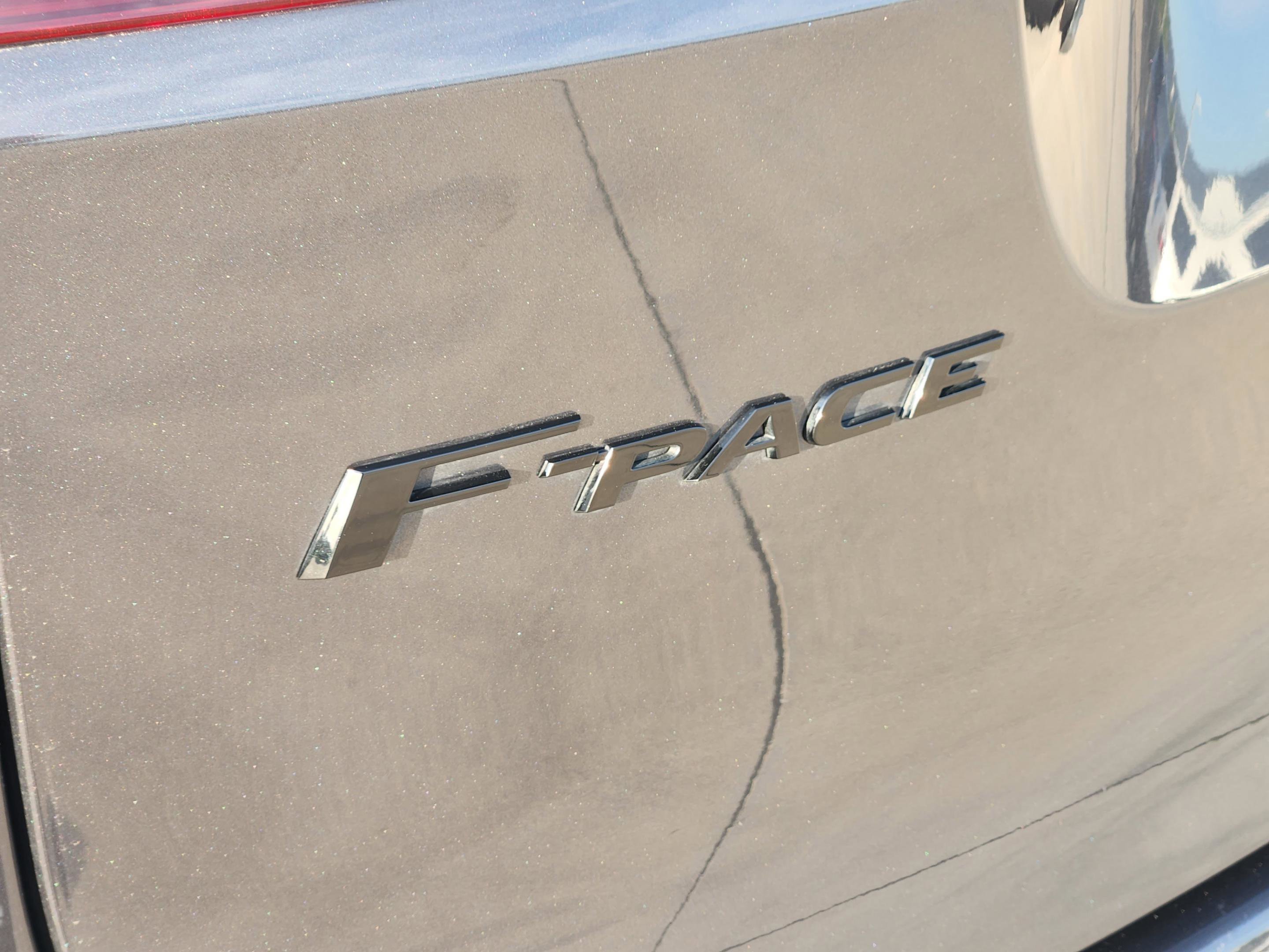 Certified 2023 Jaguar F-PACE R-Dynamic S AWD/4WD image 35