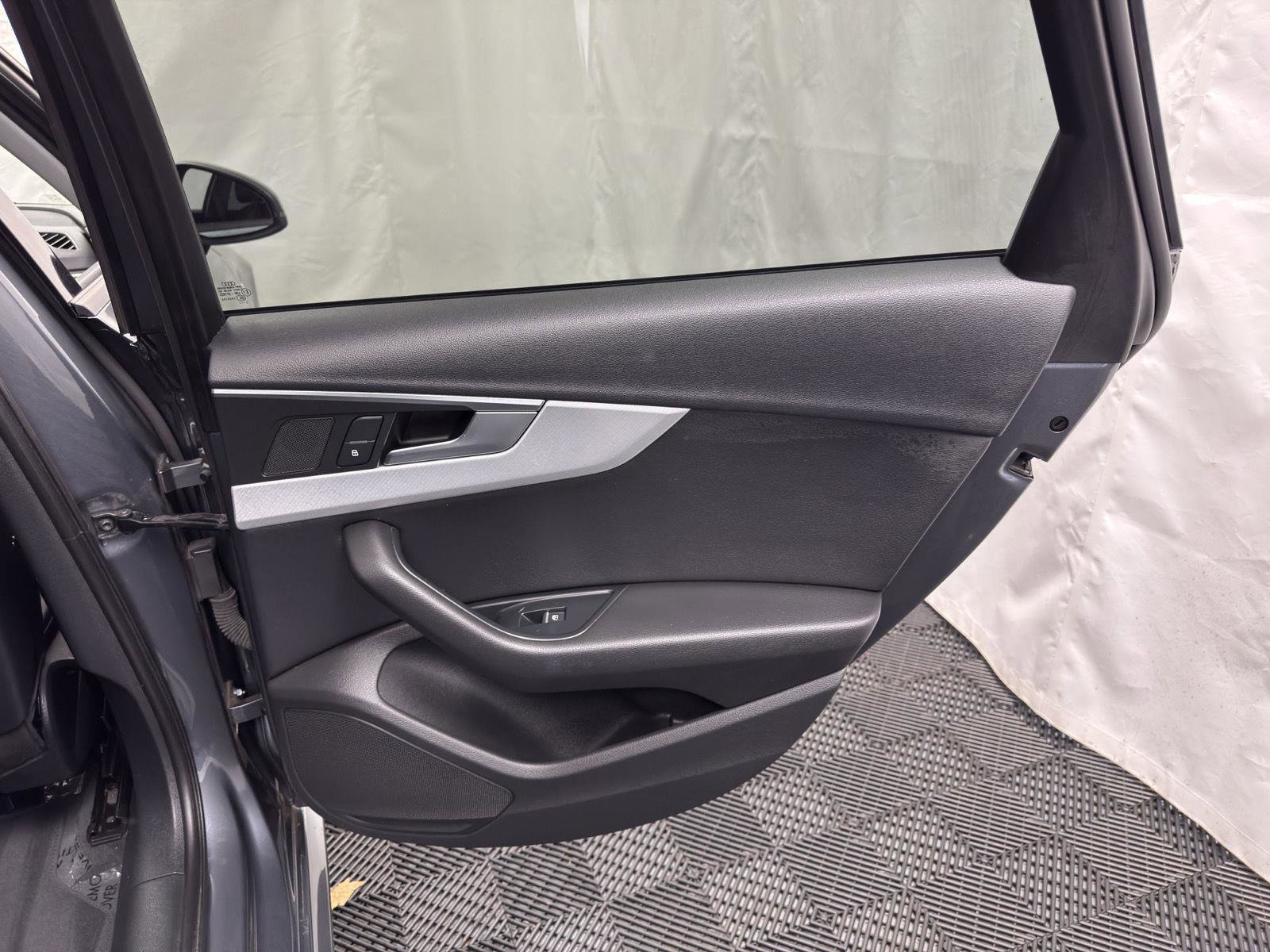 Used 2018 Audi A4 2.0T Ultra Premium image 34