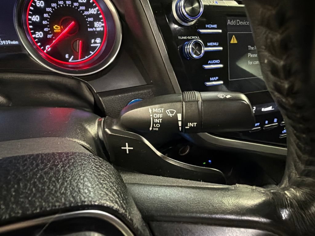 Used 2020 Toyota Camry XSE FWD image 21