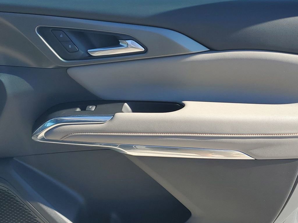 Used 2025 Chevrolet Traverse LT image 45