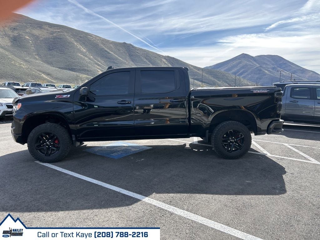 Used 2024 Chevrolet Silverado 1500 LT Trail Boss w/ Convenience Package II image 4