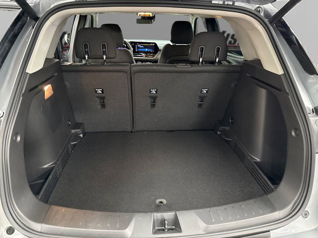 Used 2025 Chevrolet TrailBlazer LT w/ Convenience Package image 11