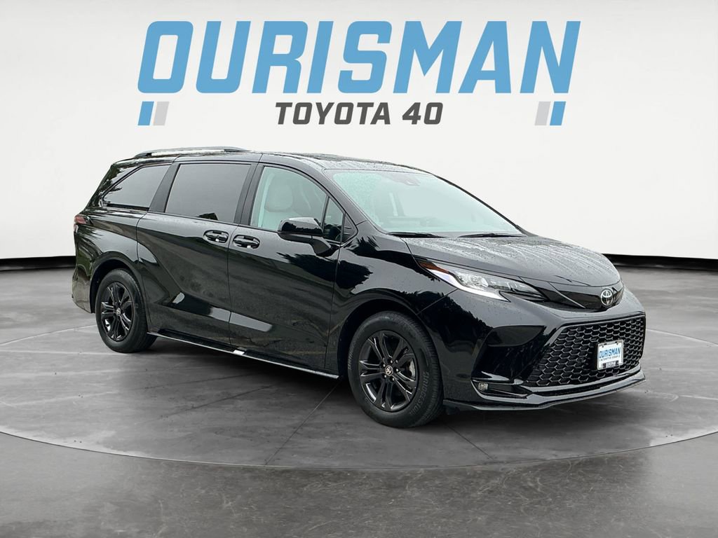 Certified 2026 Toyota Sienna XSE image 1