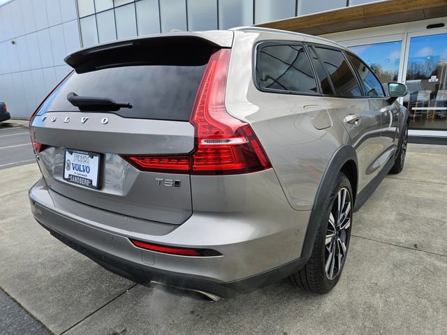 Used 2021 Volvo V60 T5 Cross Country w/ Advanced Package image 5