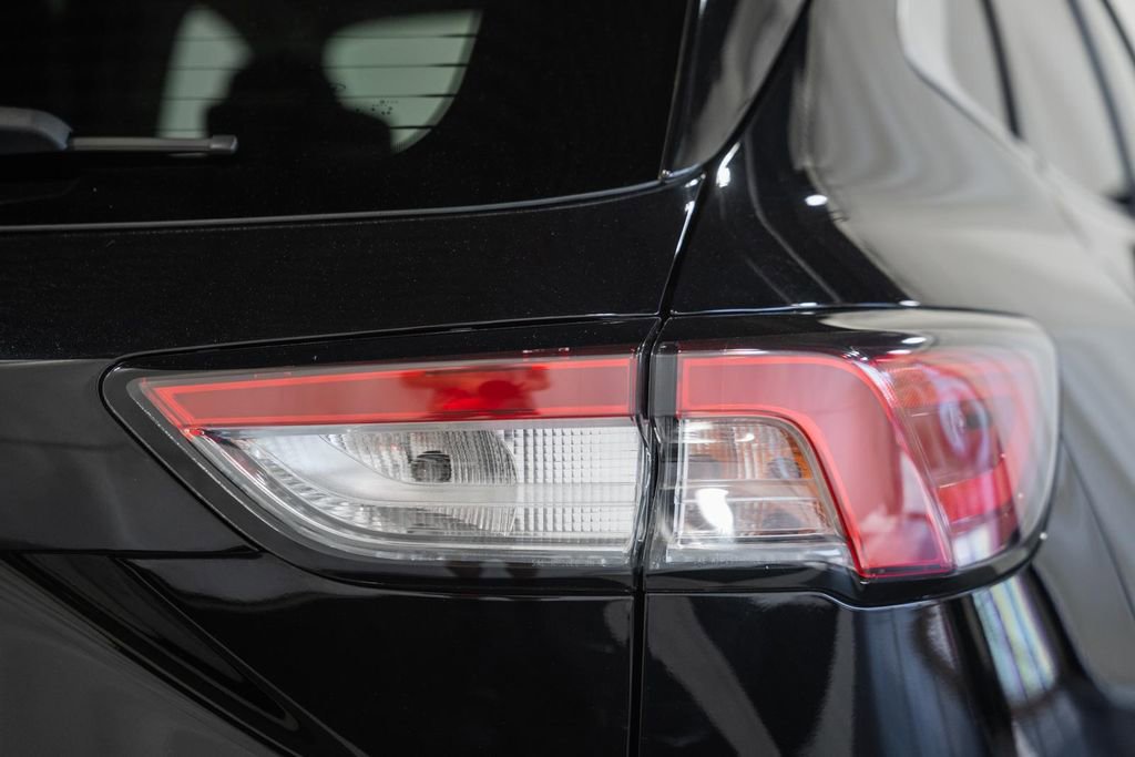 Used 2020 Ford Escape Titanium AWD/4WD image 6