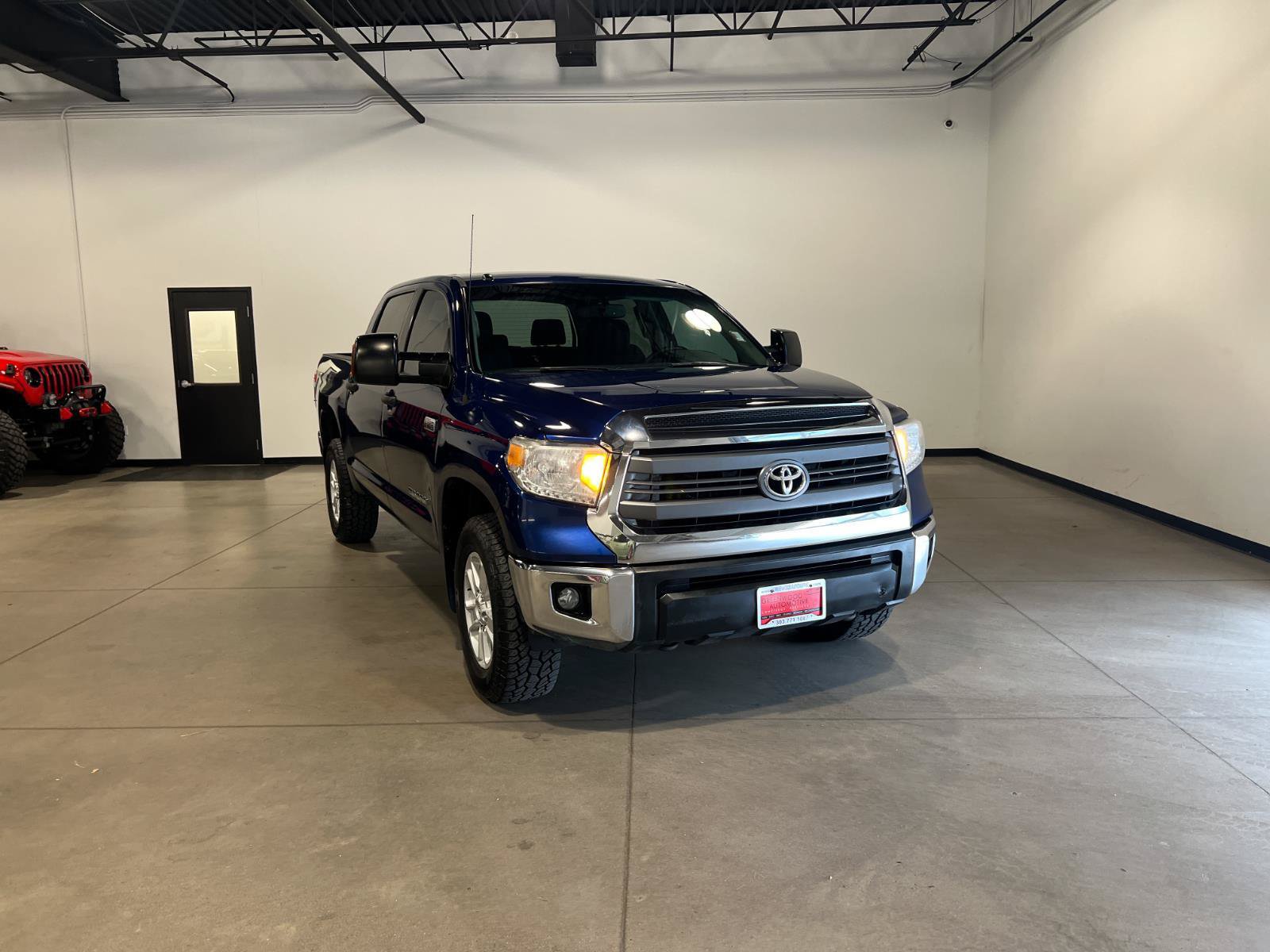 Used 2015 Toyota Tundra SR5 w/ SR5 Upgrade Package