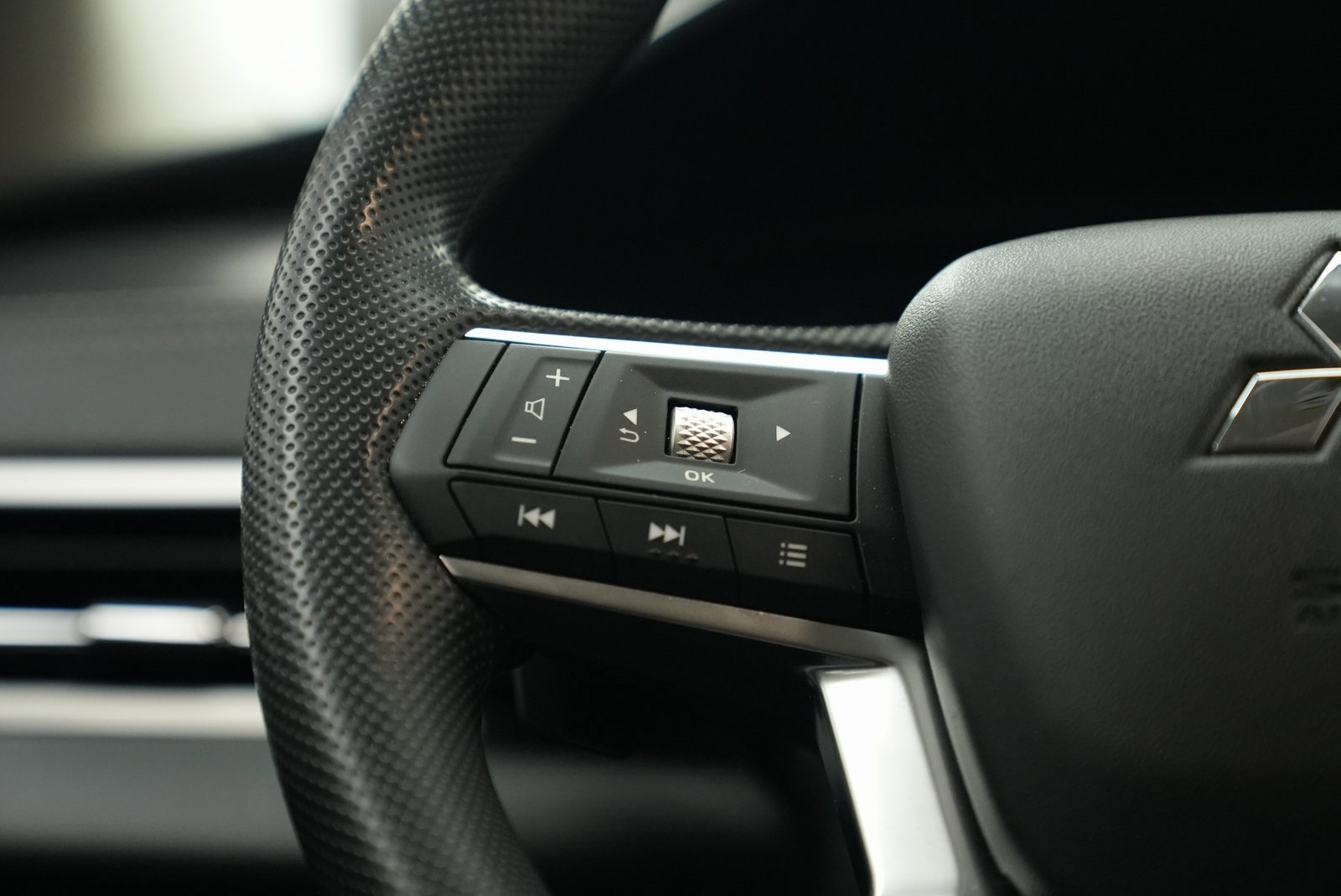 Used 2025 Mitsubishi Outlander ES image 25