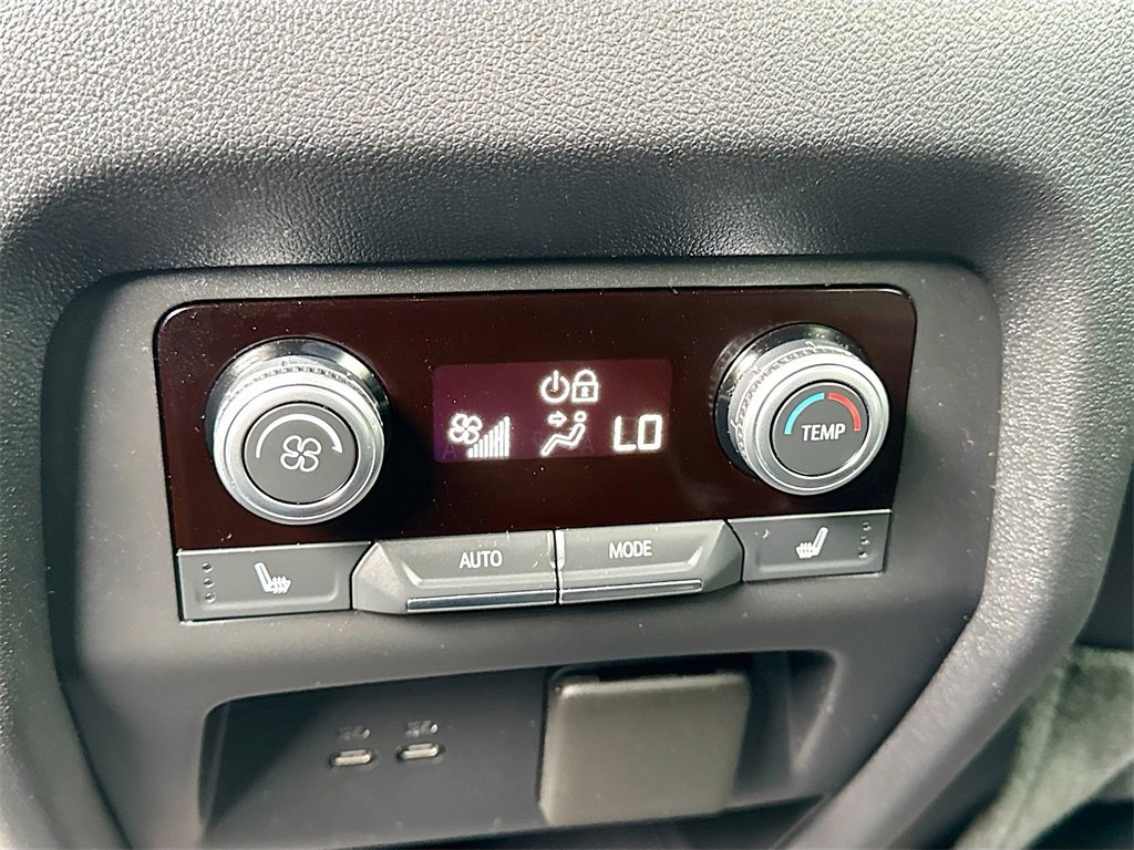 Used 2024 GMC Acadia AT4 w/ Luxury Package image 26