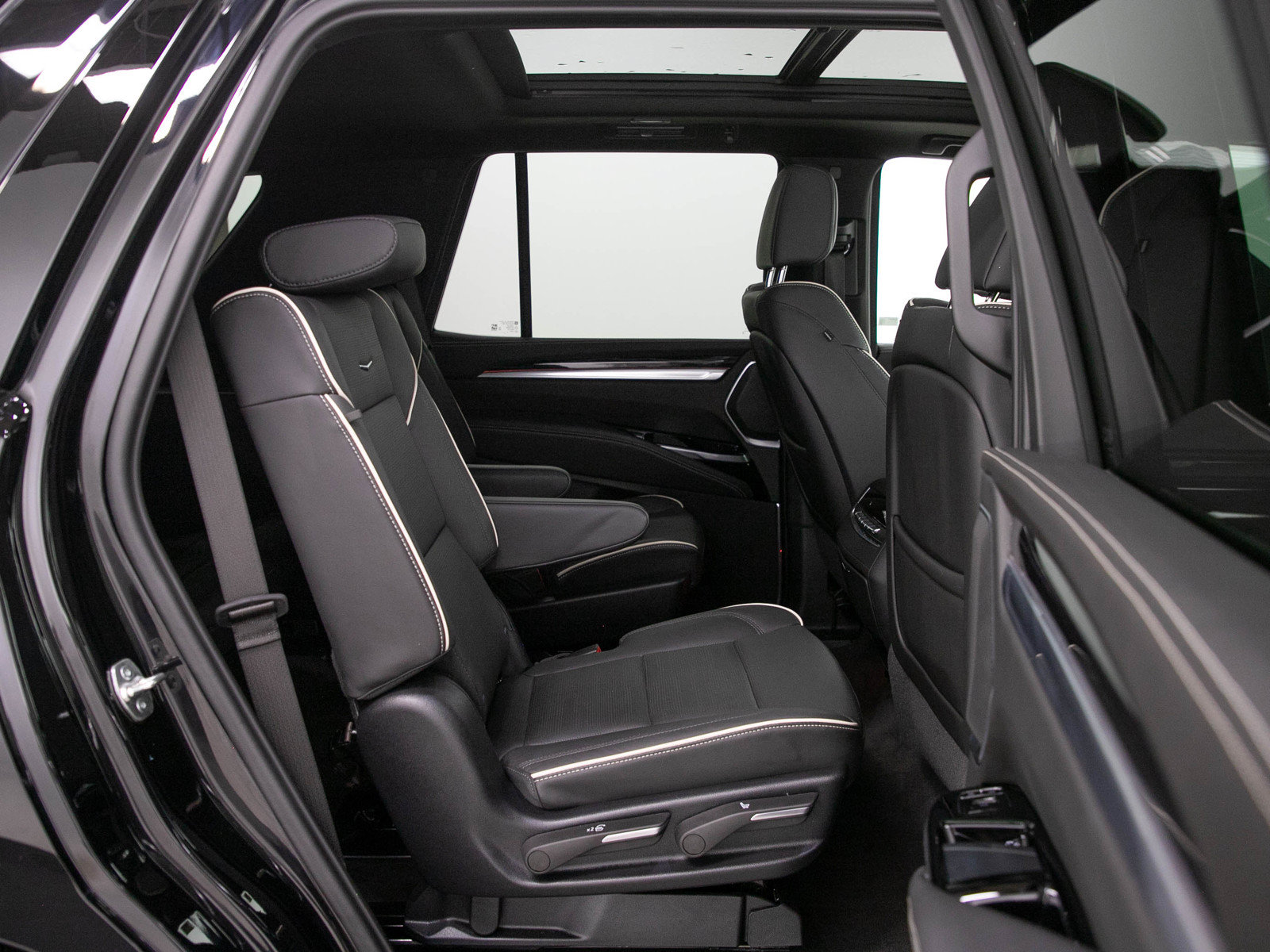 Used 2025 Cadillac Escalade Sport w/ Touring Package AWD/4WD image 12