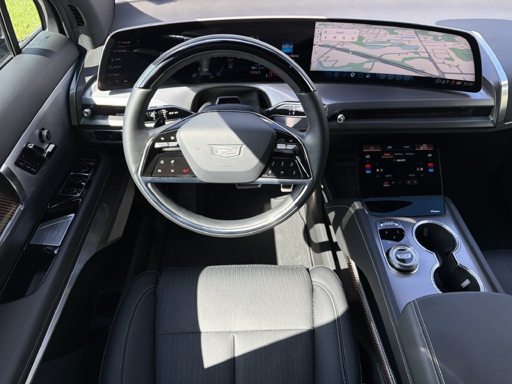 Certified 2026 Cadillac Vistiq Luxury AWD/4WD image 17