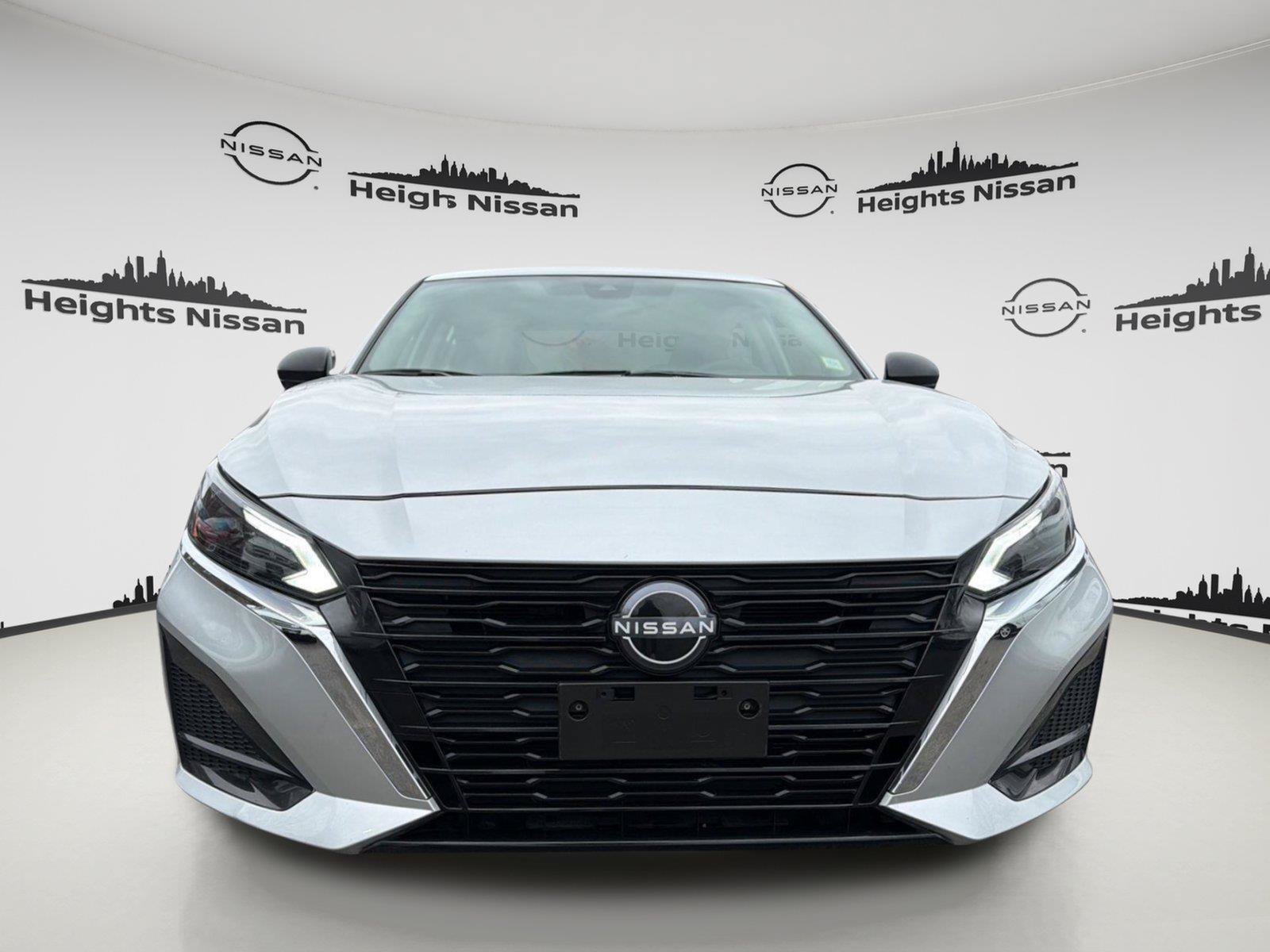 Used 2024 Nissan Altima 2.5 SV AWD/4WD image 9