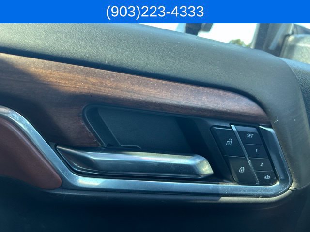 Used 2024 GMC Sierra 2500 Denali Ultimate AWD/4WD image 19