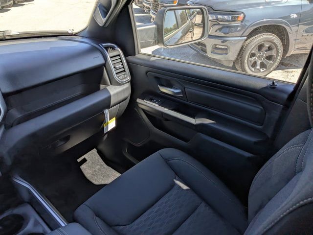 New 2026 RAM 1500 Express AWD/4WD image 16