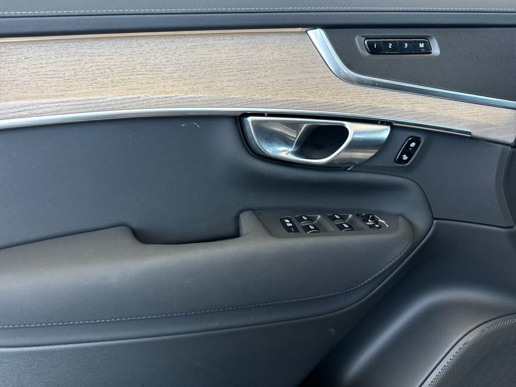 New 2026 Volvo XC90 B5 Core AWD/4WD image 10