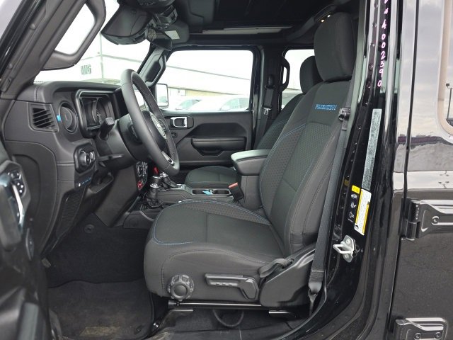 Used 2025 Jeep Wrangler Unlimited Rubicon 4xe w/ Safety Group image 14