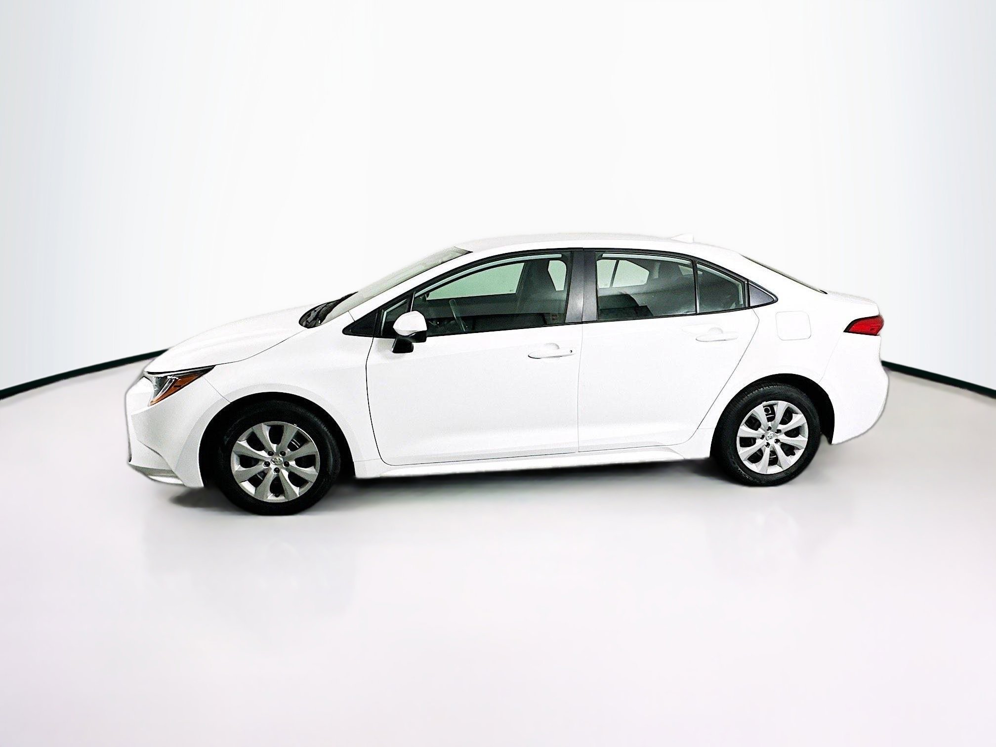 Used 2024 Toyota Corolla LE image 4