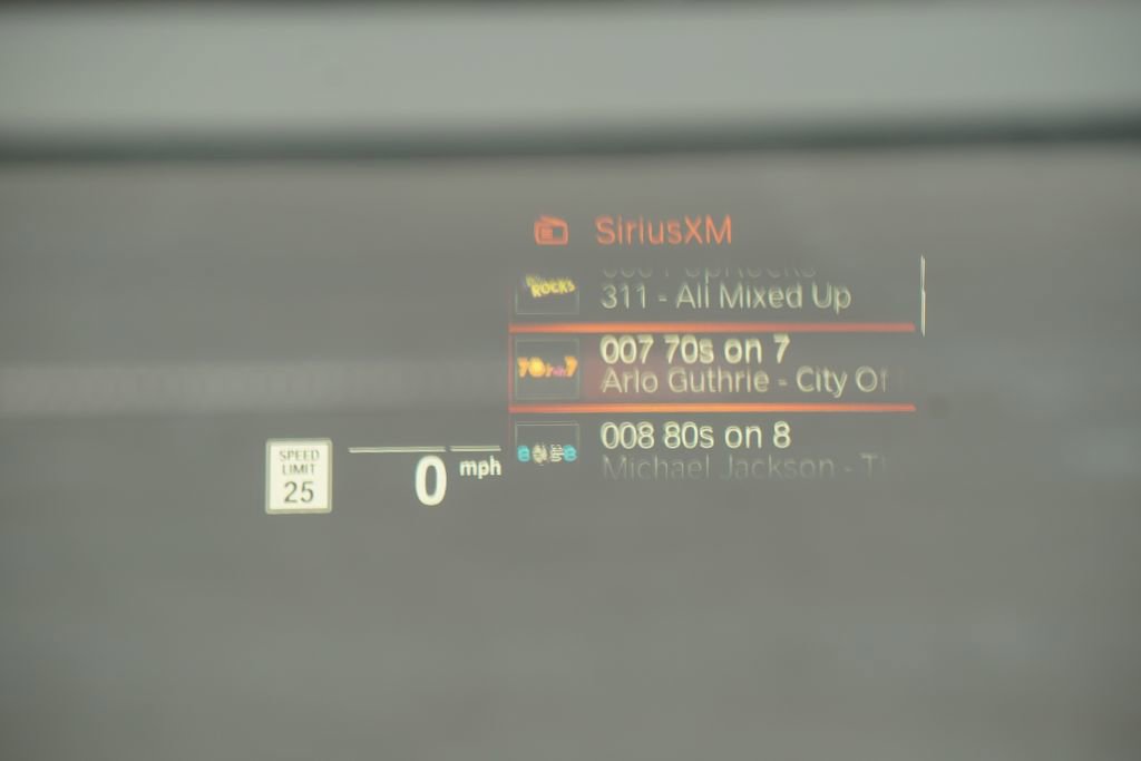 Used 2025 BMW X4 xDrive30i w/ Premium Package image 8