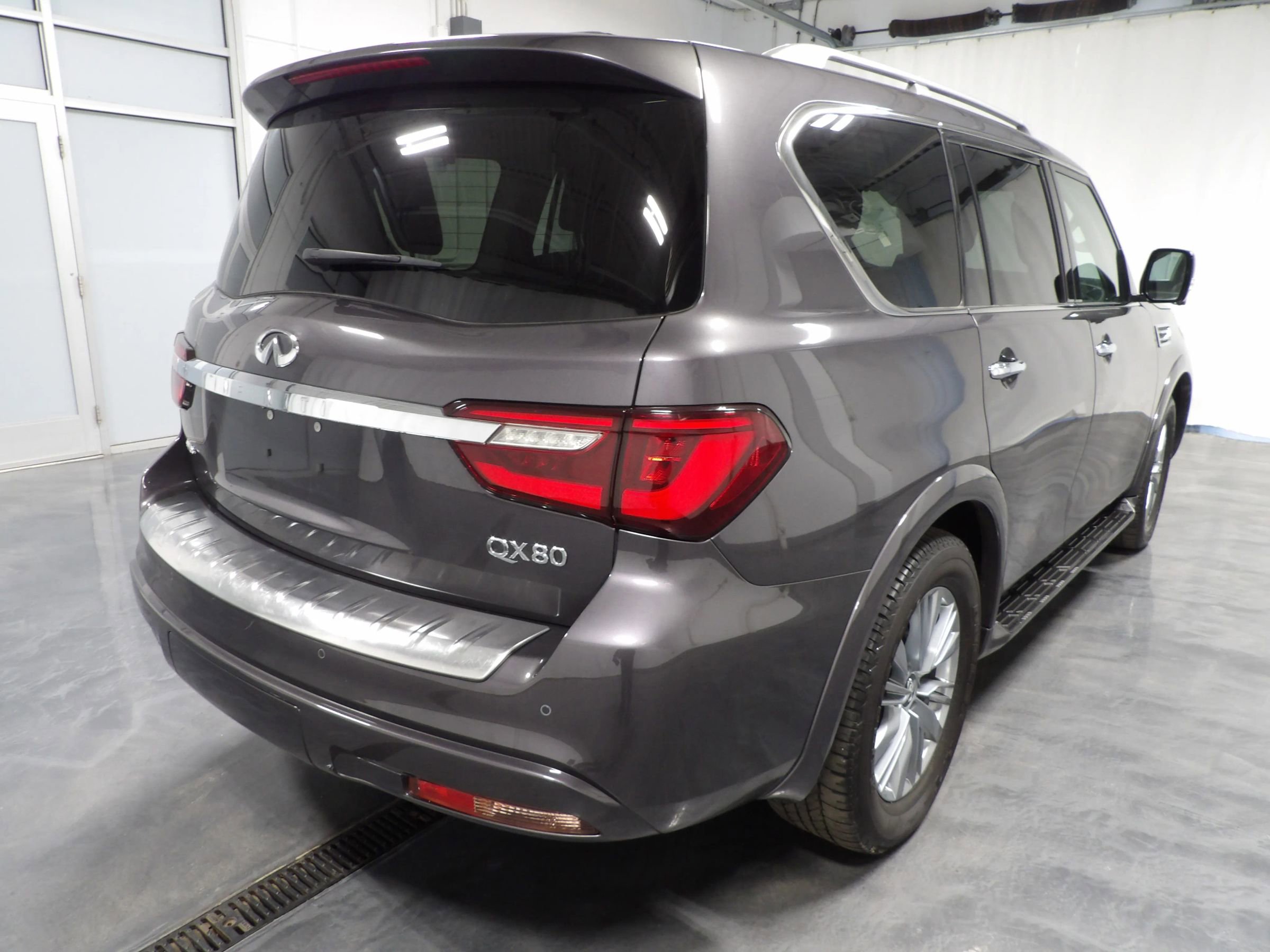 Used 2024 INFINITI QX80 Luxe image 9