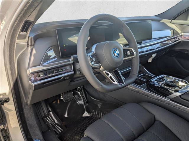 New 2026 BMW 750e xDrive image 3