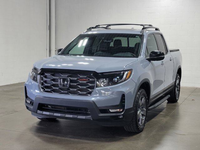 Used 2025 Honda Ridgeline TrailSport image 2