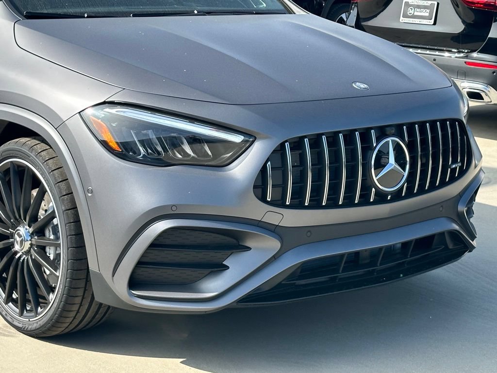 New 2025 Mercedes-Benz GLA 35 AMG 4MATIC image 3