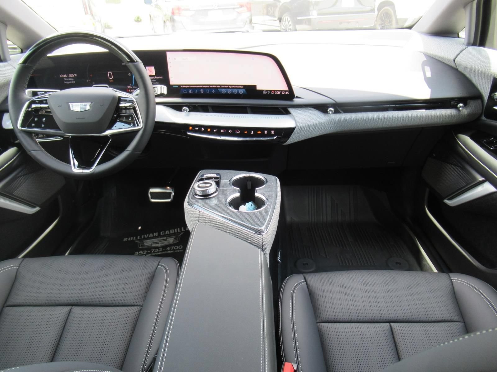 Certified 2025 Cadillac Optiq Sport 2 w/ LPO, Floor Liner Package AWD/4WD image 14