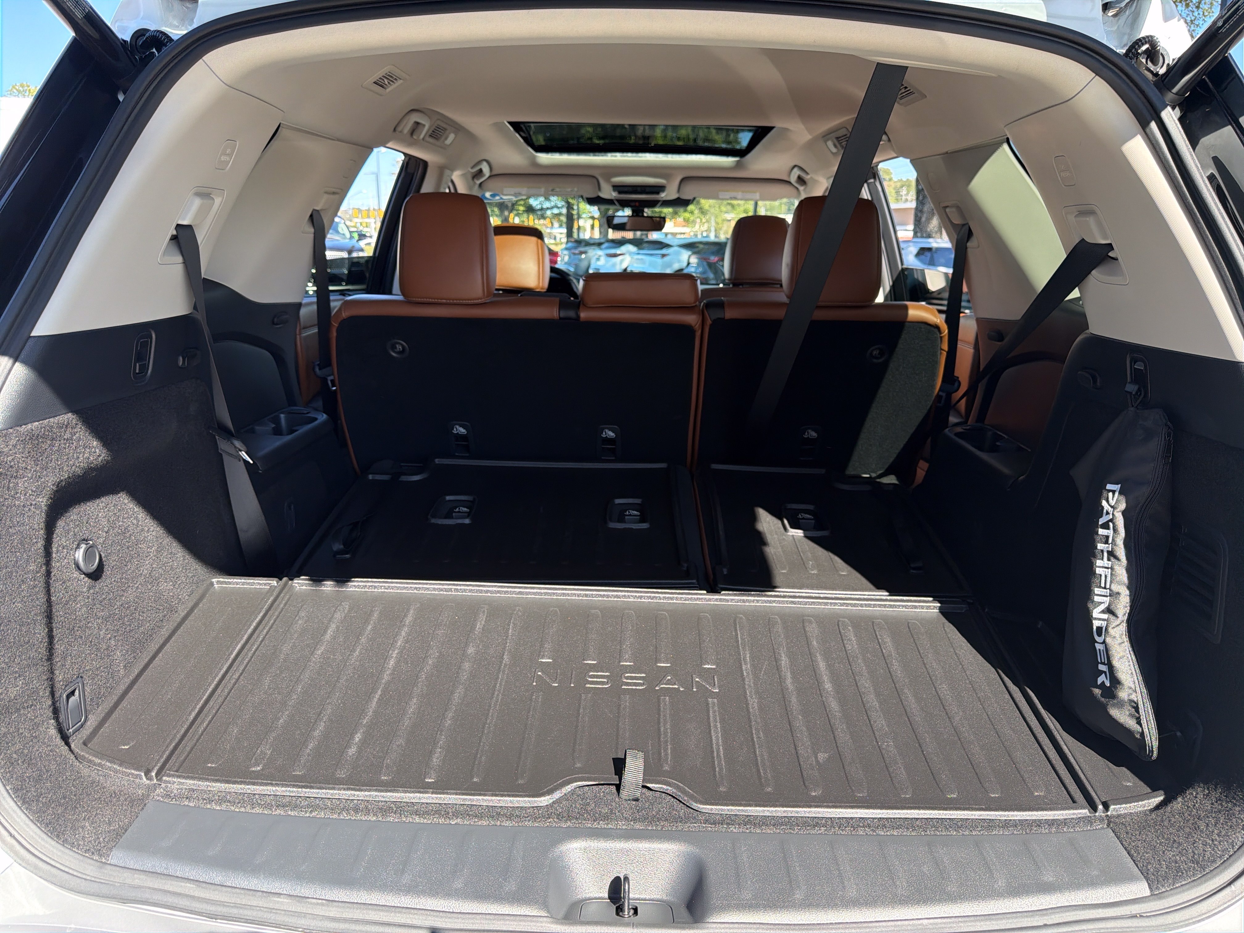 Used 2025 Nissan Pathfinder Platinum w/ Cargo Package FWD image 37