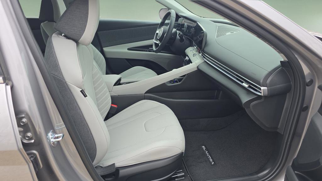 New 2026 Hyundai Elantra Limited image 24