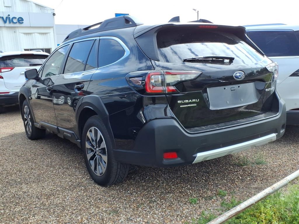 Used 2023 Subaru Outback Limited image 2