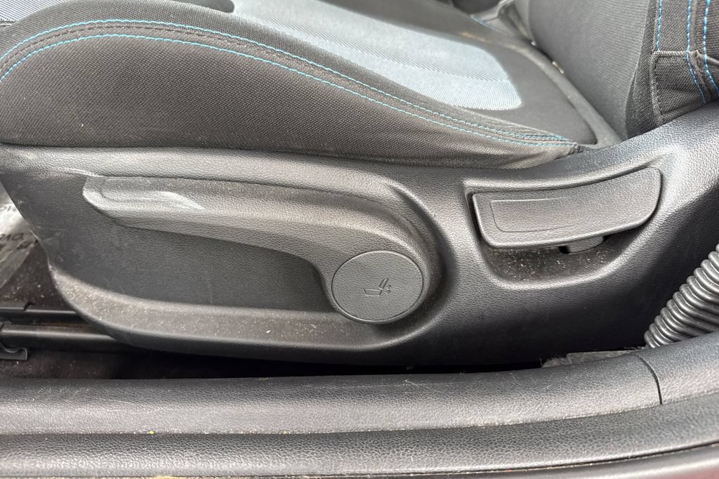 Used 2019 Hyundai Veloster 2.0 FWD image 19