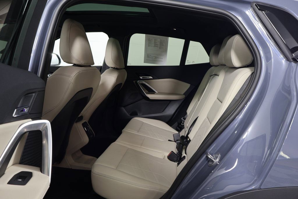 Certified 2025 BMW X2 xDrive28i w/ Technology Package image 11