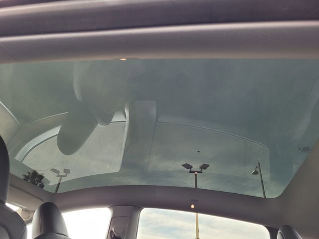 Used 2023 Tesla Model Y Long Range image 18