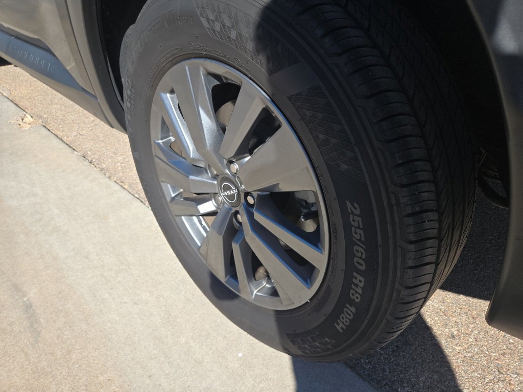 Used 2024 Nissan Pathfinder SV FWD image 45