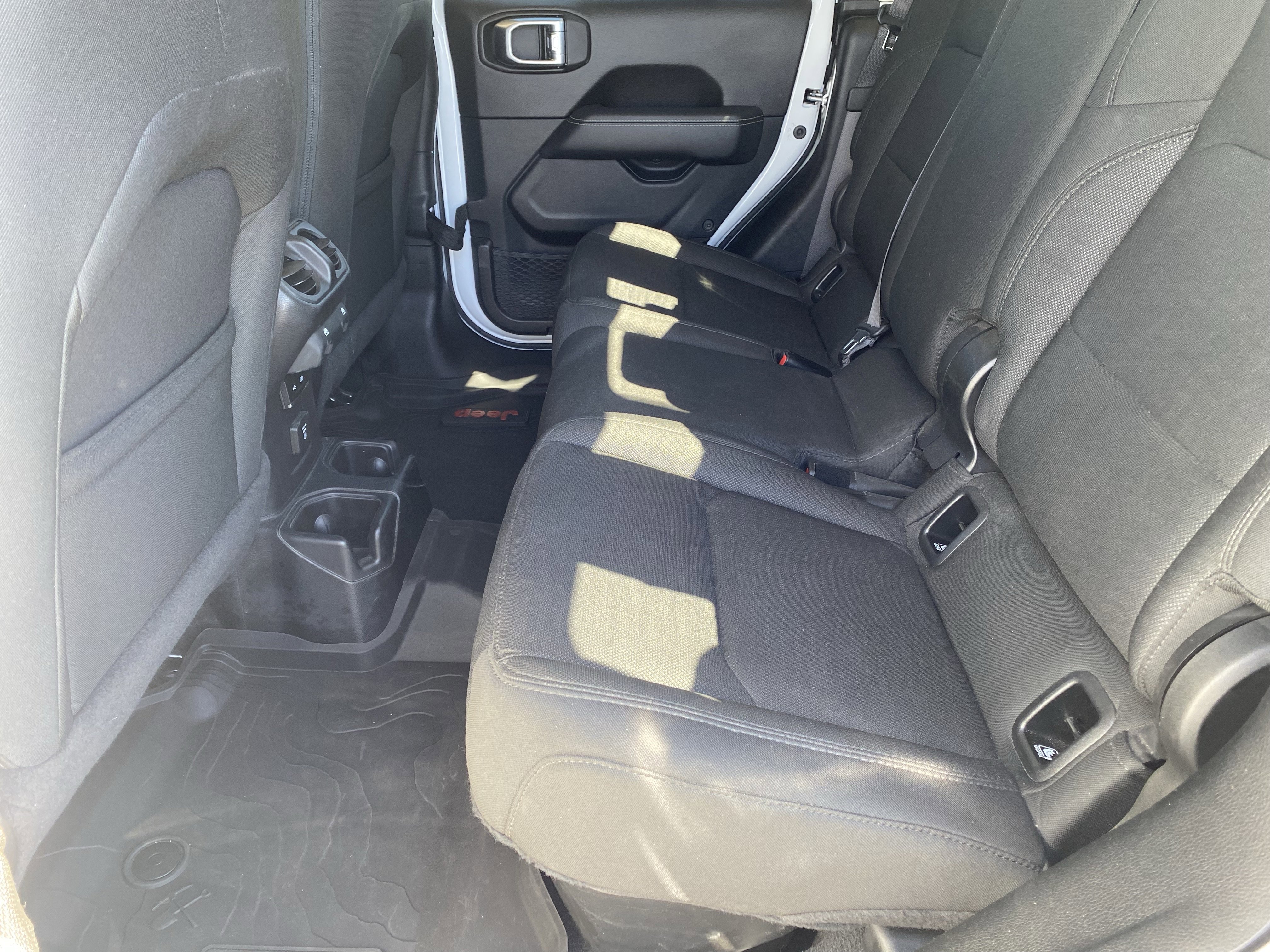 Used 2020 Jeep Gladiator Overland image 14