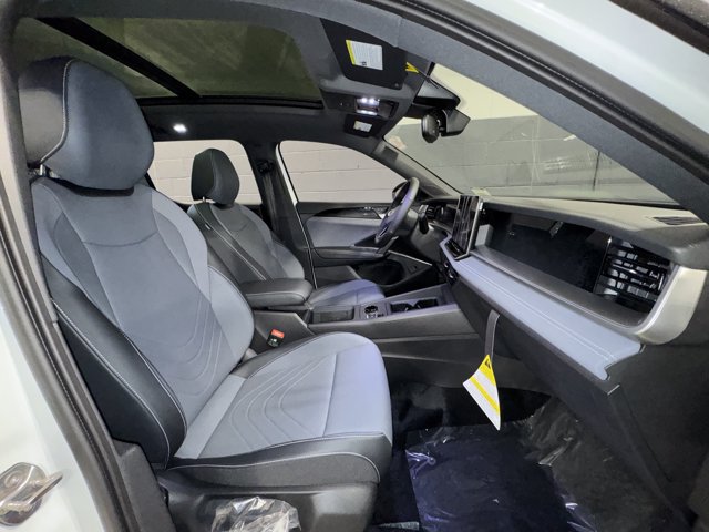 New 2026 Volkswagen Tiguan SE R-Line AWD/4WD image 8