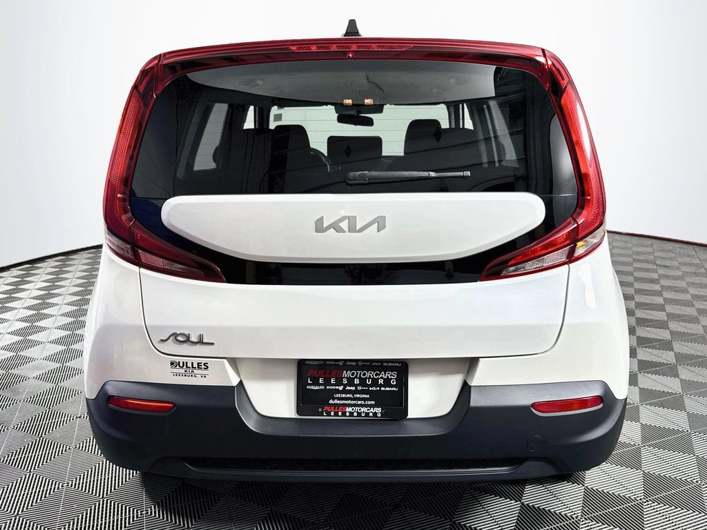 Used 2022 Kia Soul LX FWD image 6