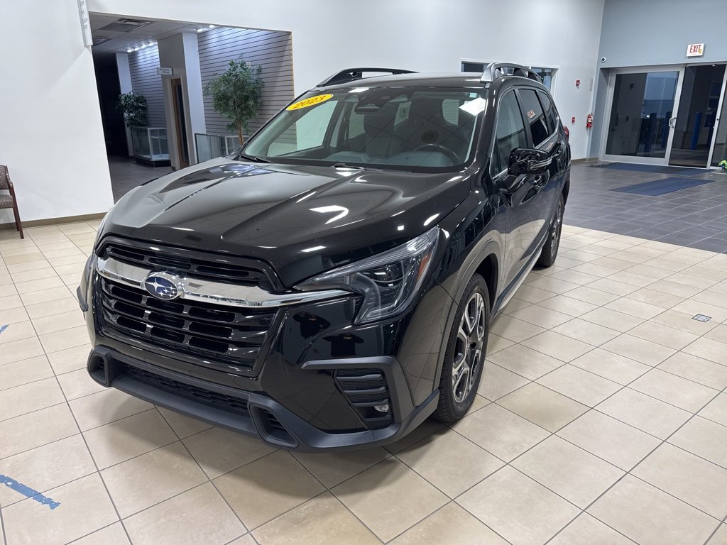 Used 2023 Subaru Ascent Limited image 3
