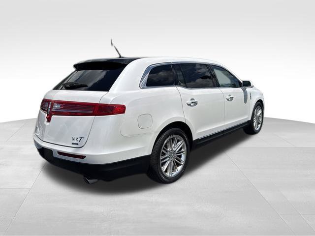 Used 2016 Lincoln MKT AWD image 7