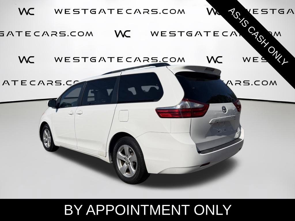 Used 2016 Toyota Sienna LE FWD image 3