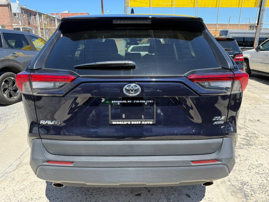 Used 2022 Toyota RAV4 XLE Premium AWD/4WD image 5