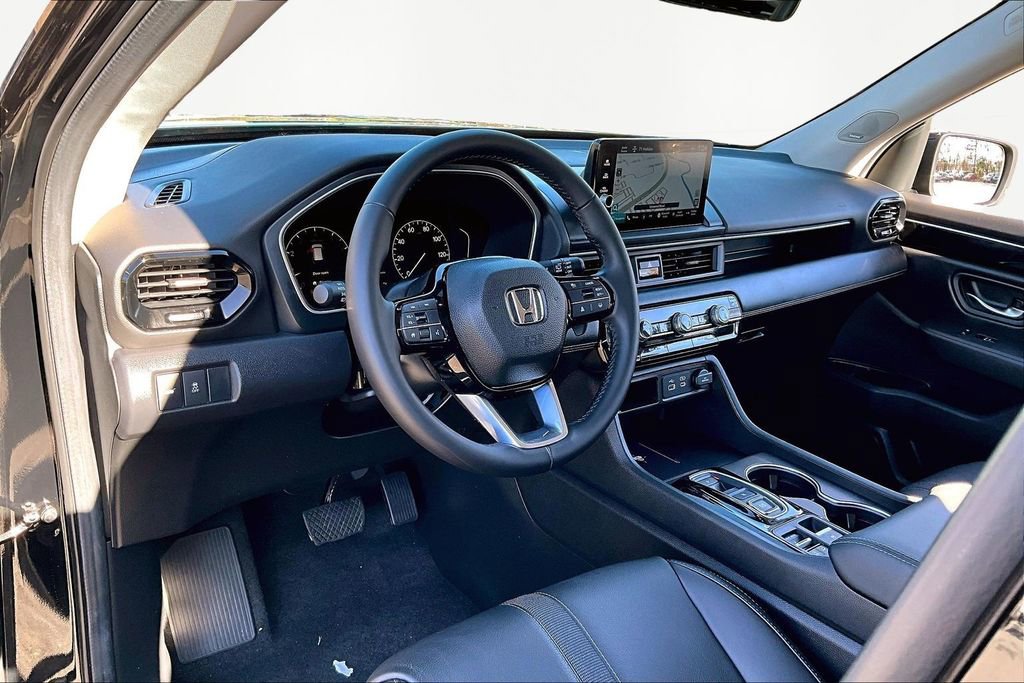 Used 2024 Honda Pilot Touring image 14
