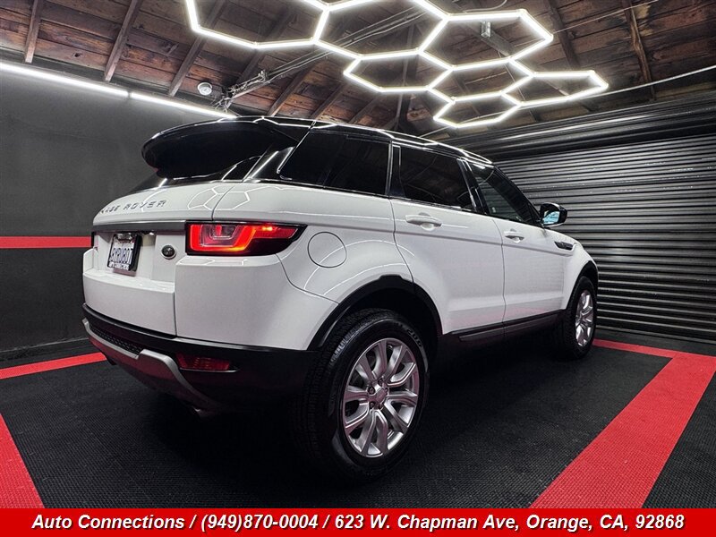 Used 2018 Land Rover Range Rover Evoque SE AWD/4WD image 3