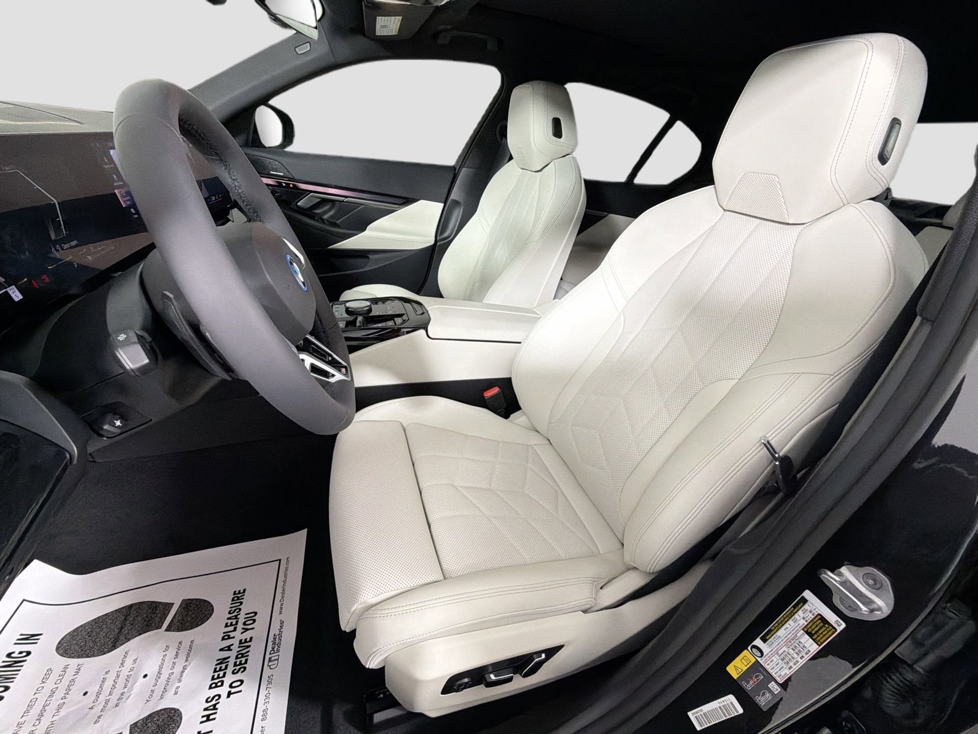 New 2026 BMW 550e xDrive w/ Premium Package image 22