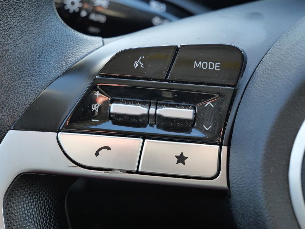 Used 2024 Hyundai Elantra SEL image 32