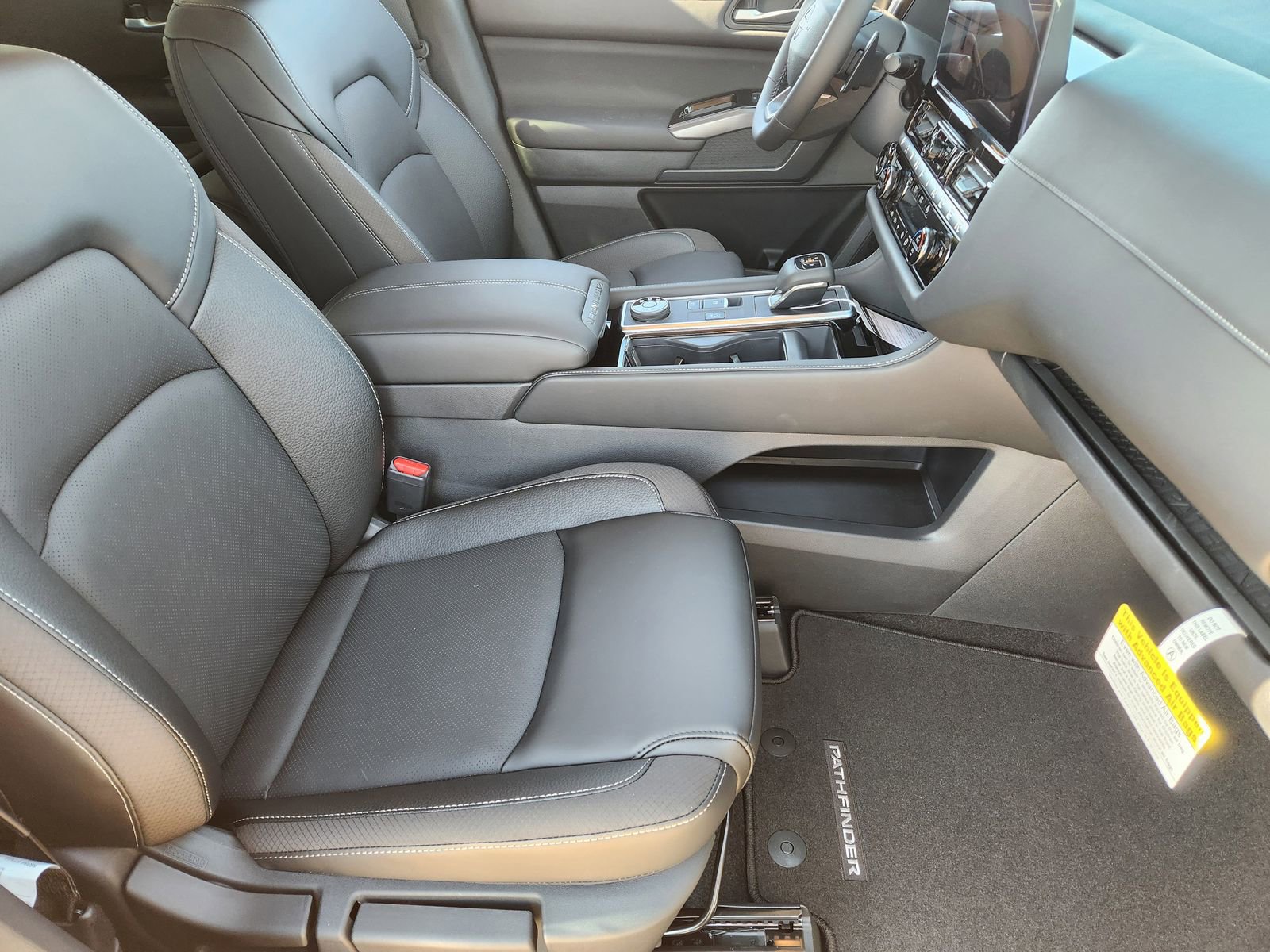 New 2026 Nissan Pathfinder SL image 14